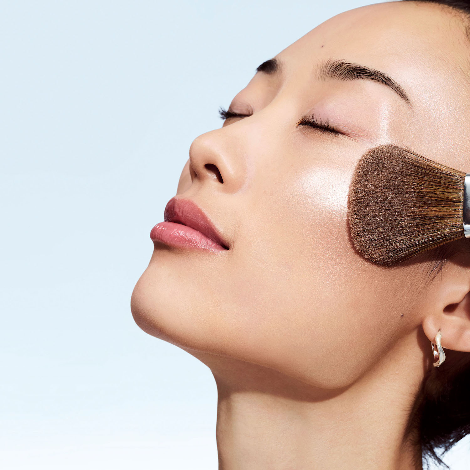TRUE HIGHLIGHT WEIGHTLESS ILLUMINATOR (ILUMINADOR PARA ROSTRO)